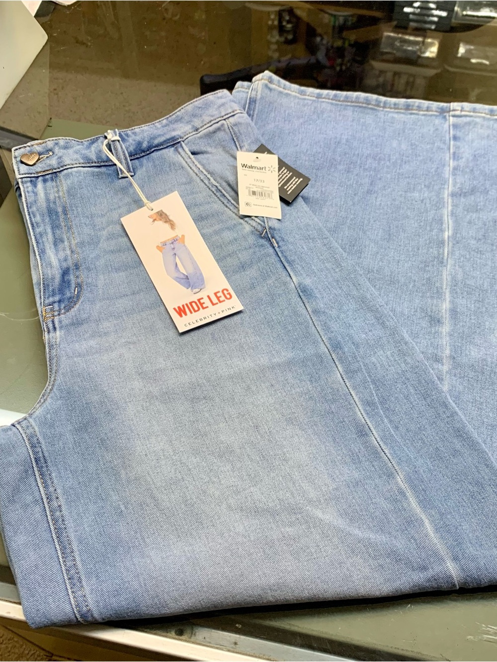 NWT Celebrity Pink High Rise Wide Leg Trouser Jeans Light Wash Size 17/33